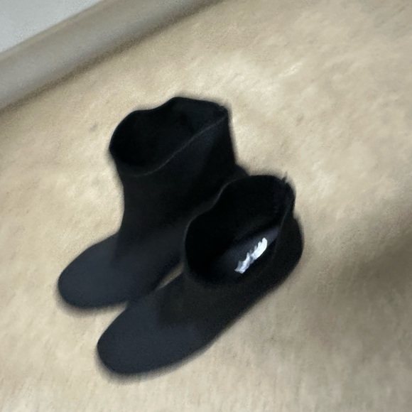 Mia Brand ankle booties - Picture 2 of 4